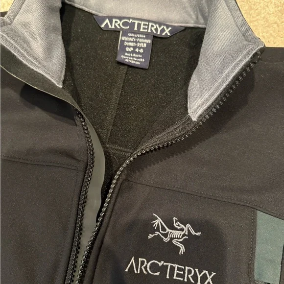SOLD! Arc'teryx Gamma SV Polartec softshell Black and Gray Jacket sz Small - Picture 2 of 4